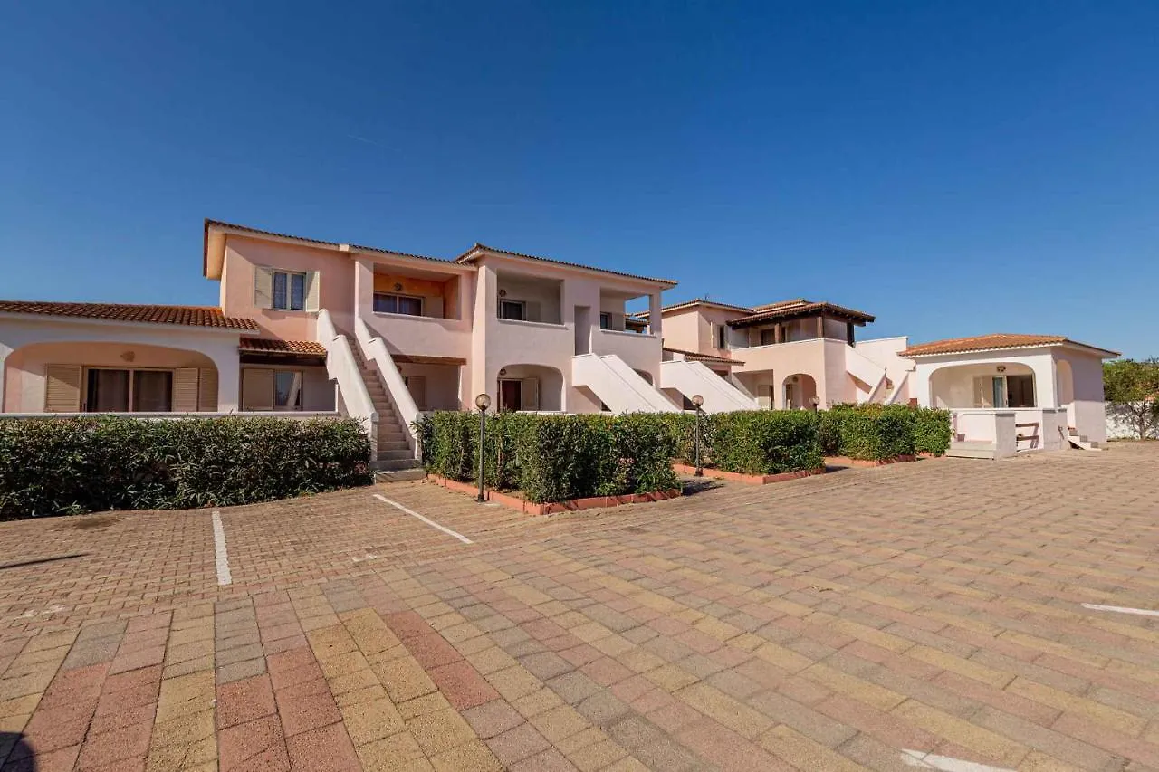 Apartment In San Teodoro 44946